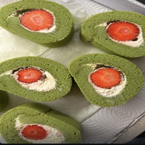 Matcha/Vanilla Strawberry Swiss Roll